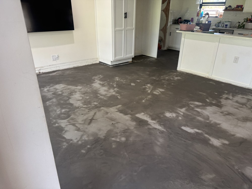 Cured smooth subfloor ready for underlayment